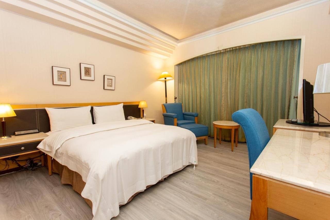 Ardi Hotel Yuanlin Bagian luar foto