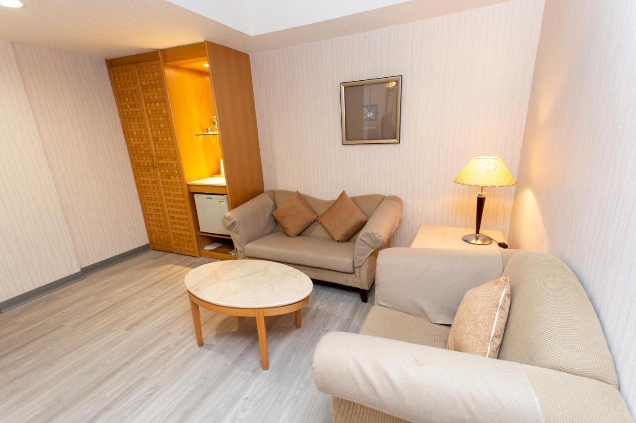 Ardi Hotel Yuanlin Bagian luar foto