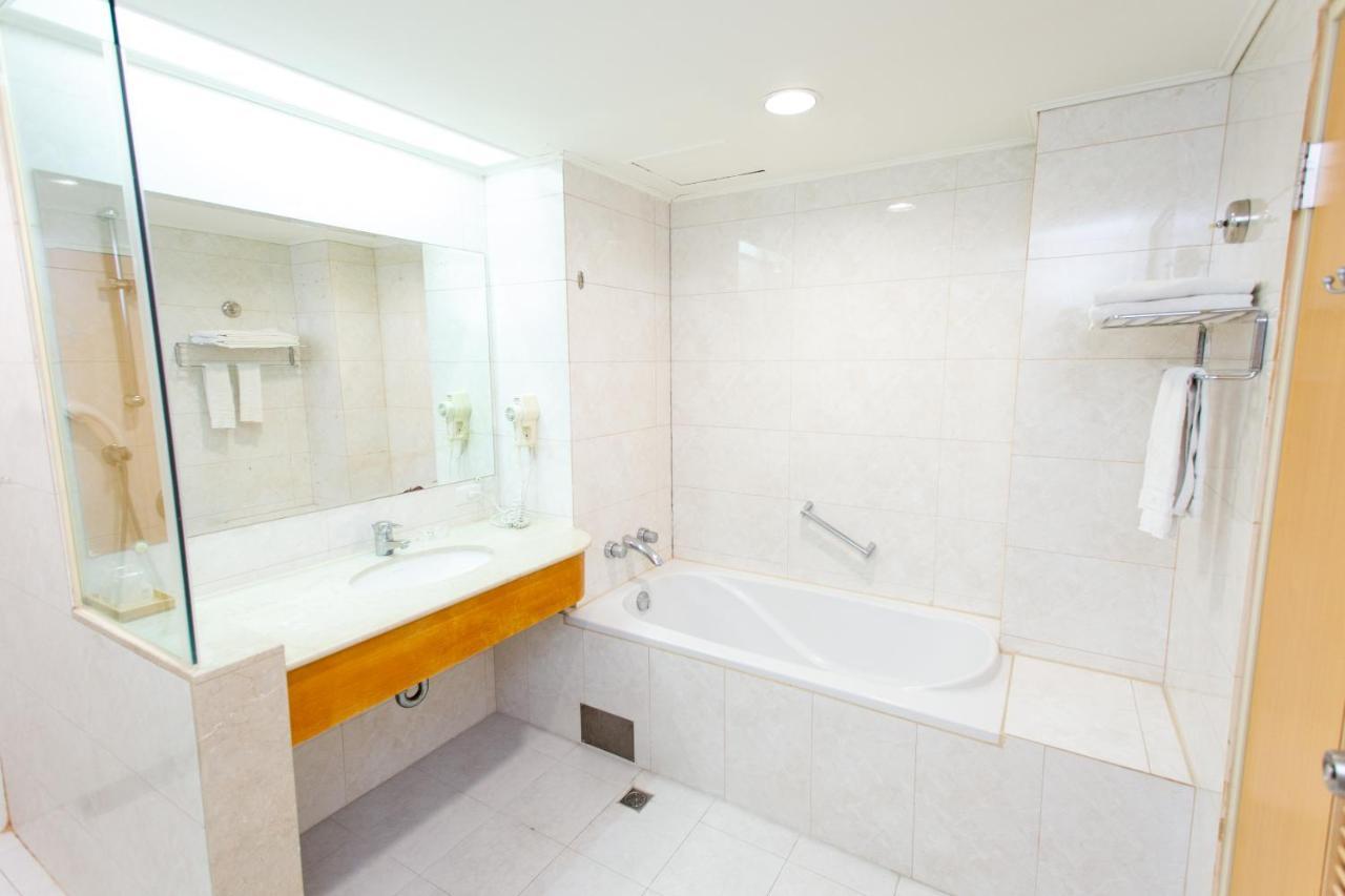 Ardi Hotel Yuanlin Bagian luar foto