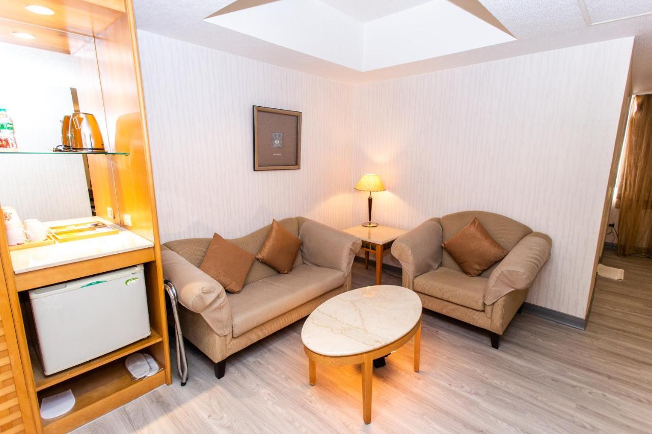 Ardi Hotel Yuanlin Bagian luar foto