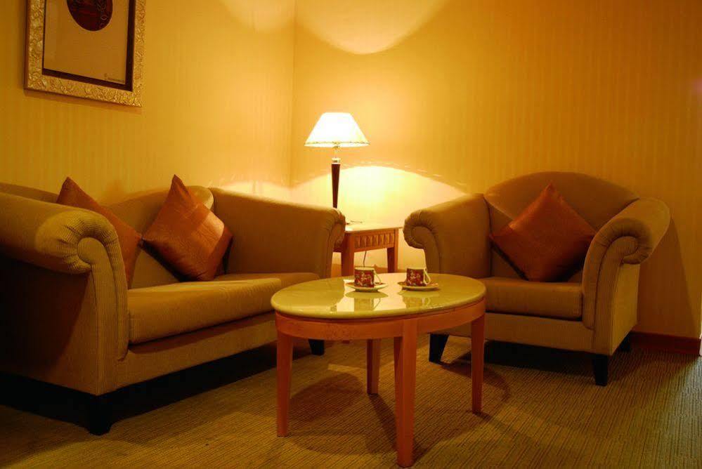 Ardi Hotel Yuanlin Bagian luar foto